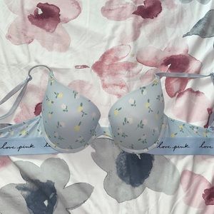 Where everywhere push-up bra from pink
